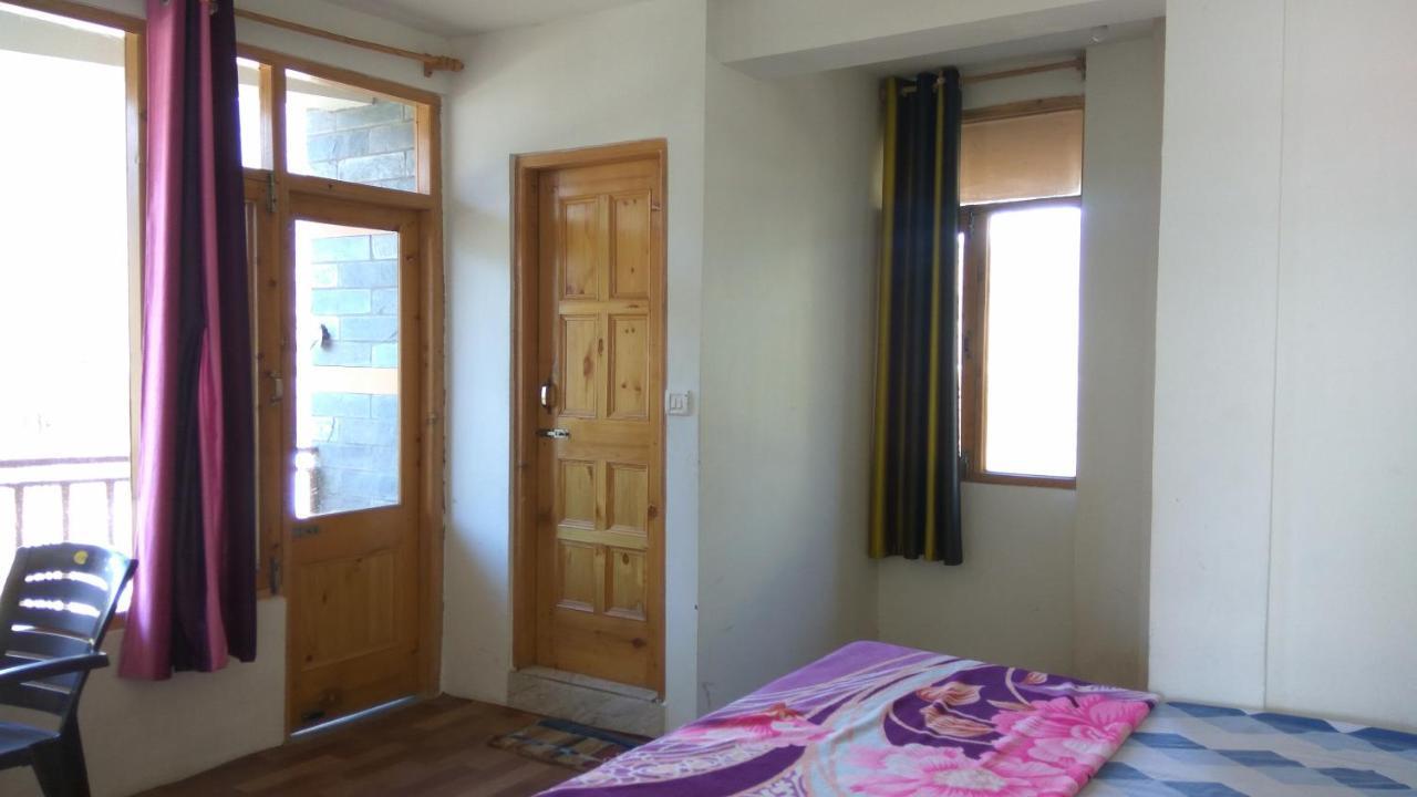 Sunface Homestay Manāli Eksteriør billede